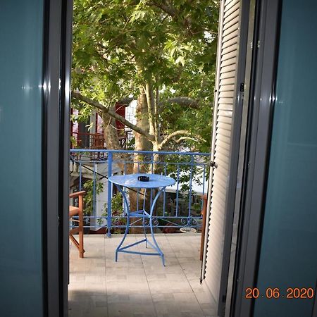 The Central House! Raches  Exterior photo