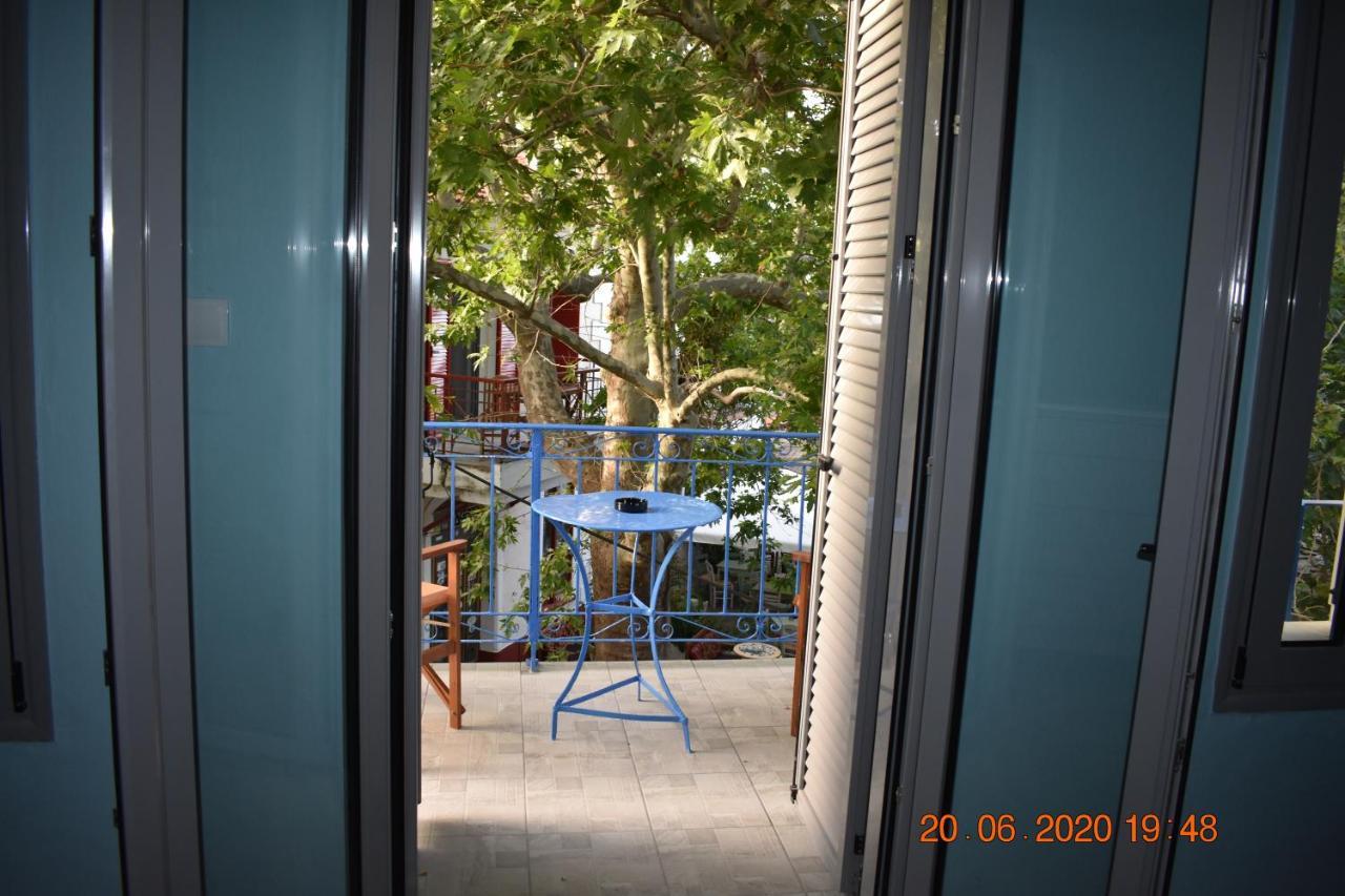 The Central House! Raches  Exterior photo